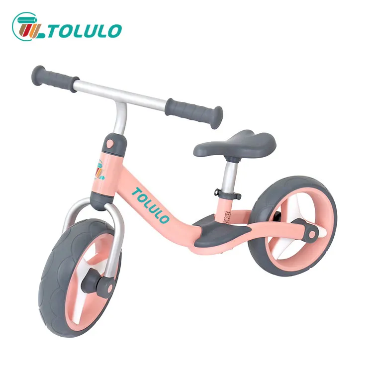 Un enfant de 2 ans peut-il utiliser un vélo d'équilibre?
