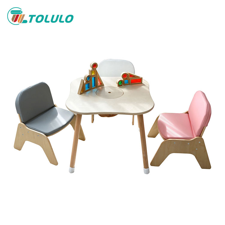 Ensemble table et chaises pour enfants