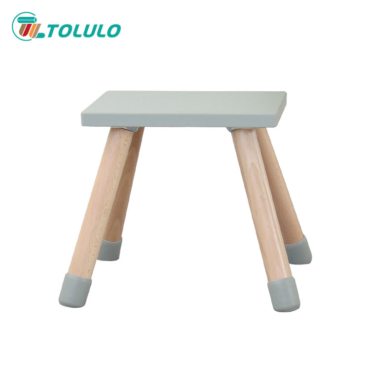 Tabourets en bois pour enfants